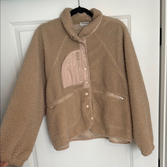 Vestique Women's Tan Sherpa Jacket - Picture 1 of 4